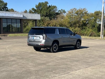 2025 Chevrolet Suburban LT
