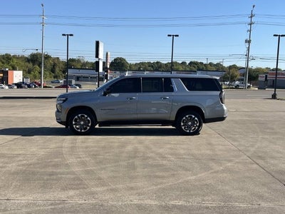 2025 Chevrolet Suburban LT