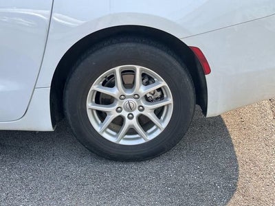 2021 Chrysler Voyager LXI