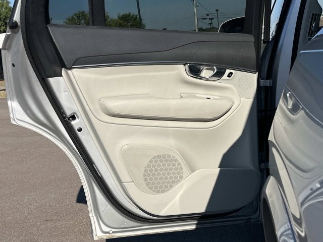 2020 Volvo XC90 T6 Momentum 6 Passenger