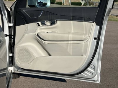 2020 Volvo XC90 T6 Momentum 6 Passenger