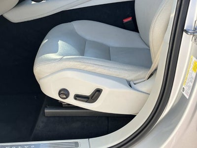 2020 Volvo XC90 T6 Momentum 6 Passenger