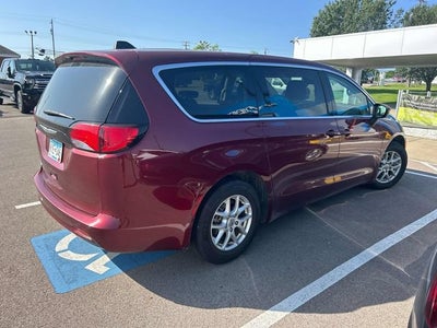 2023 Chrysler Voyager LX