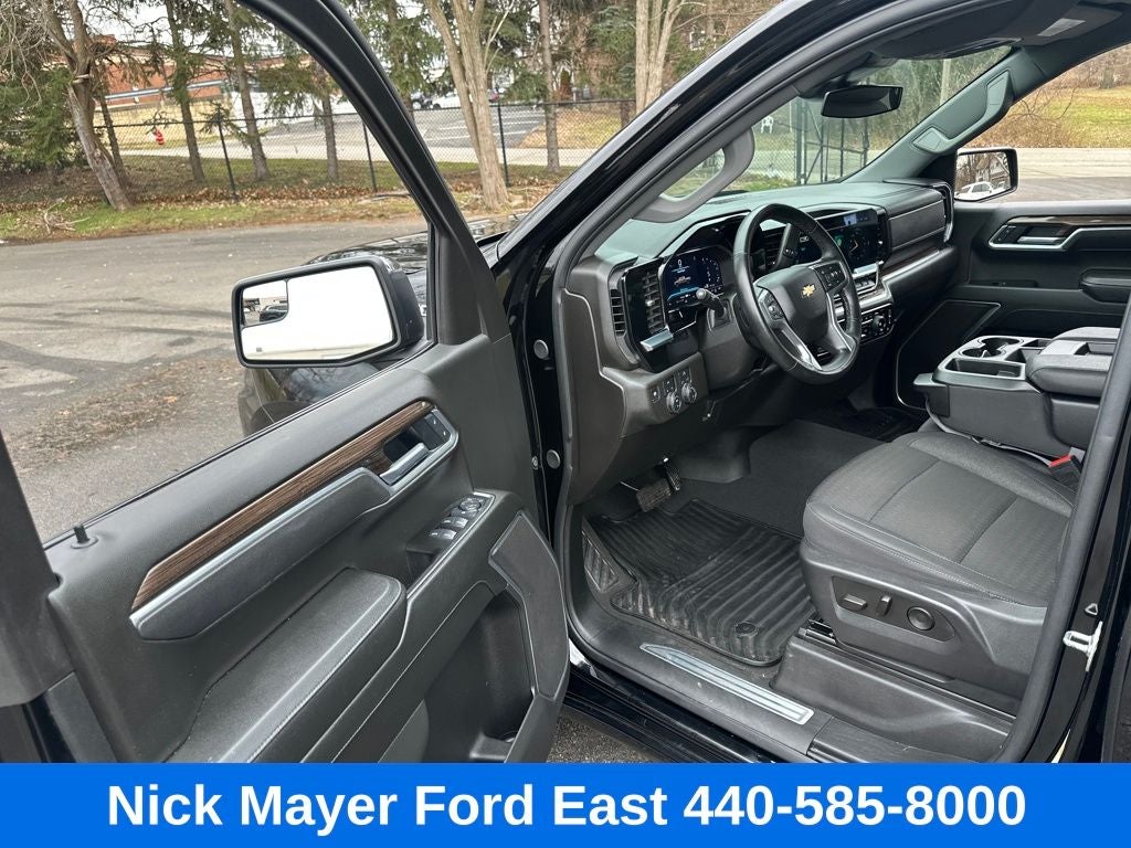 2025 Chevrolet Silverado 1500 LT LT1