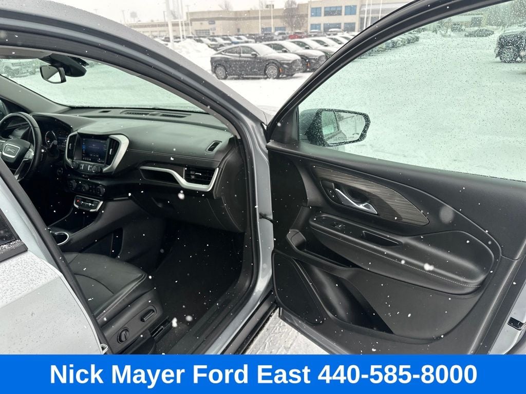 2023 GMC Terrain SLT