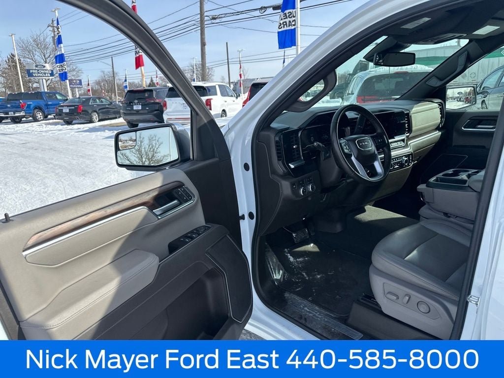 2025 GMC Sierra 1500 SLT