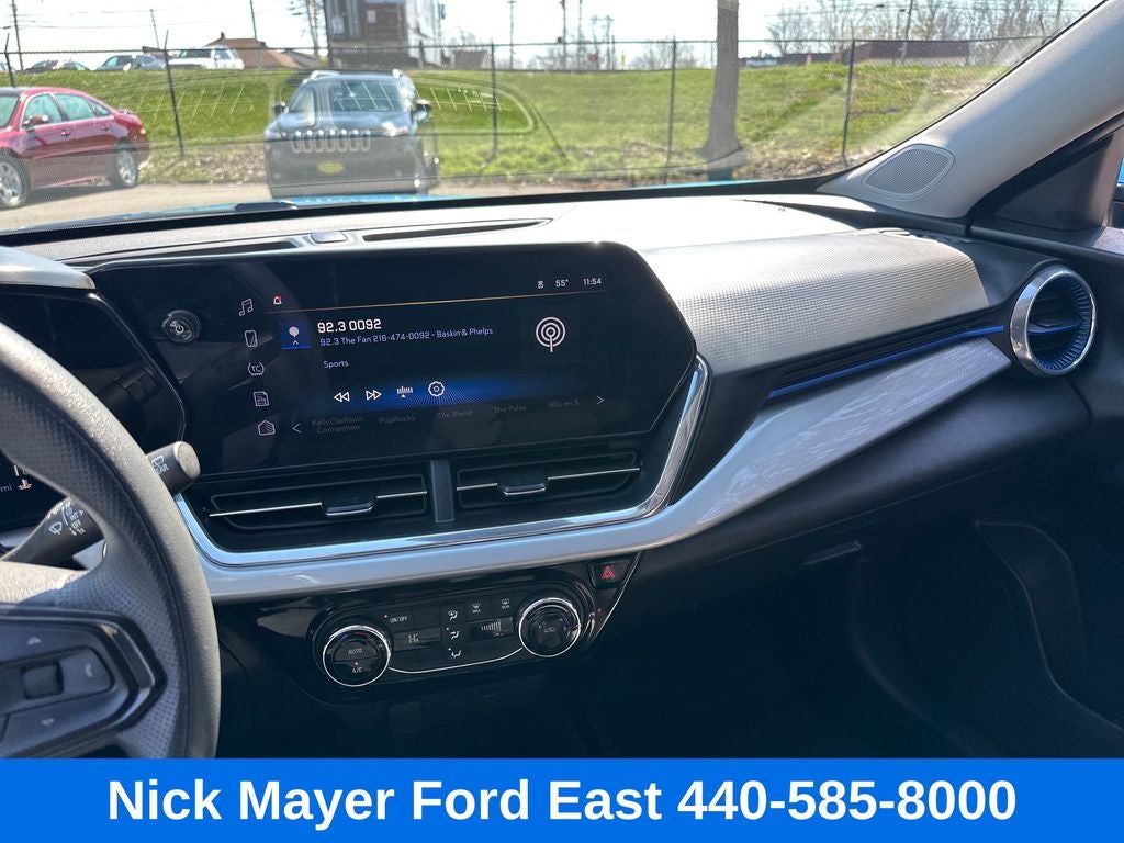 2025 Chevrolet Trax LT