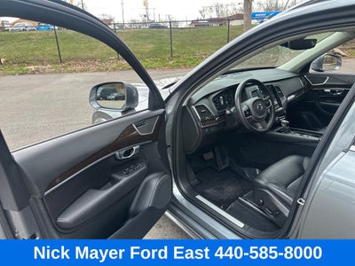 2019 Volvo XC90 T6 Momentum