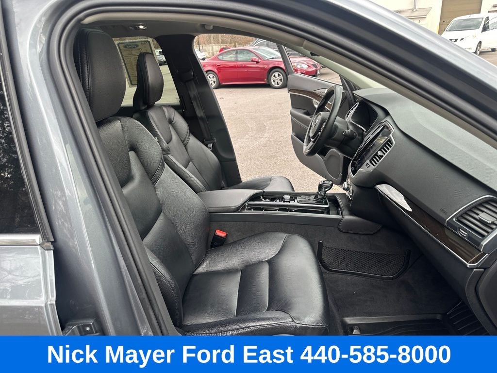 2019 Volvo XC90 T6 Momentum