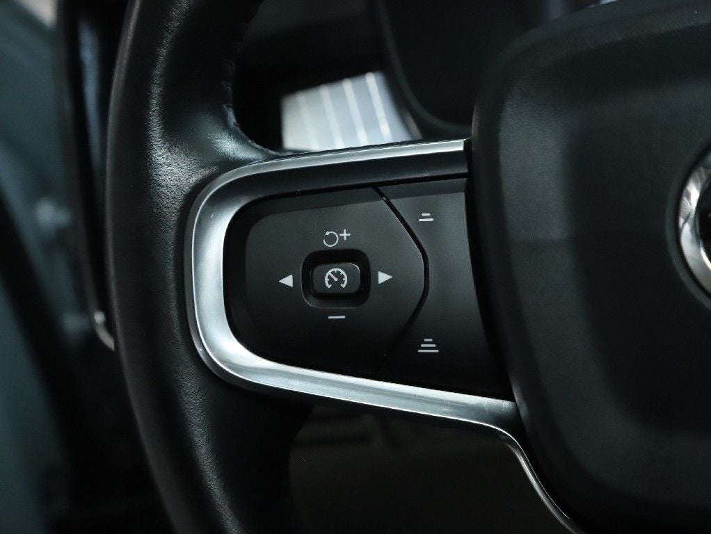2019 Volvo XC40 Momentum