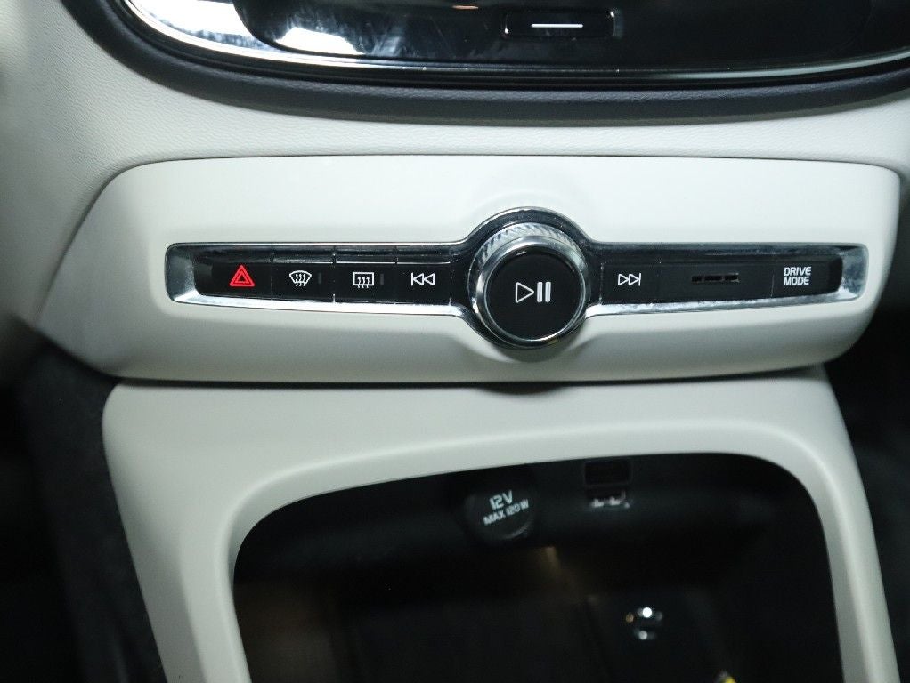 2019 Volvo XC40 Momentum