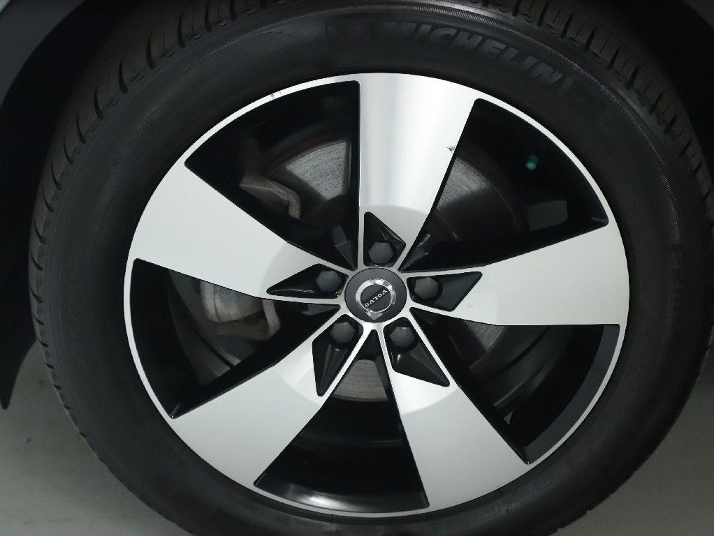 2019 Volvo XC40 Momentum
