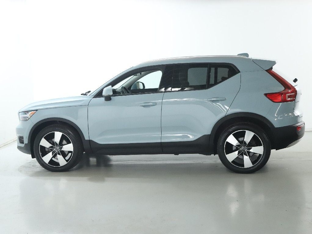 2019 Volvo XC40 Momentum