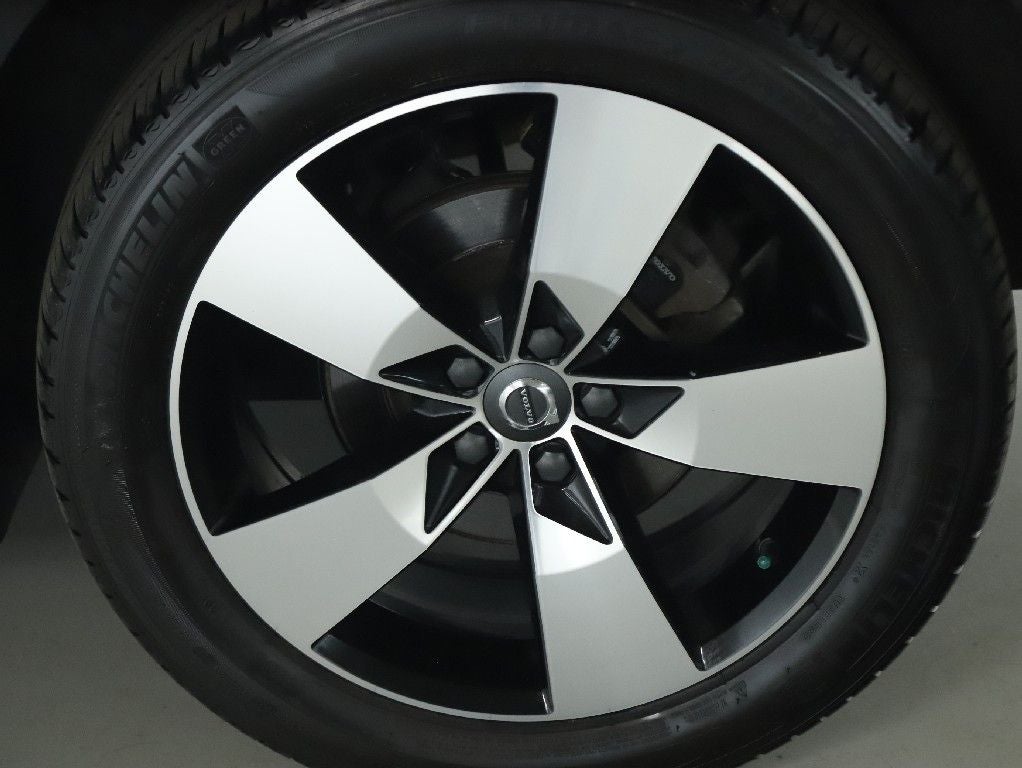 2019 Volvo XC40 Momentum