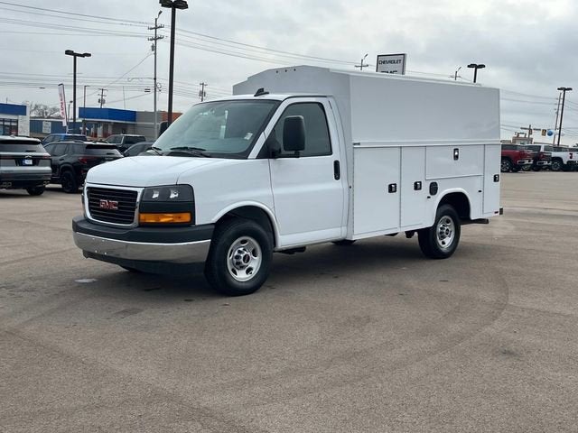 2025 GMC Savana Cutaway 3500 1WT