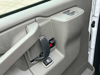 2025 GMC Savana Cutaway 3500 1WT