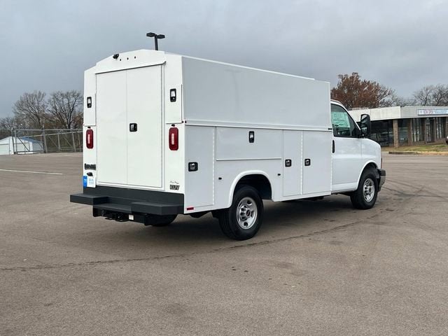2025 GMC Savana Cutaway 3500 1WT