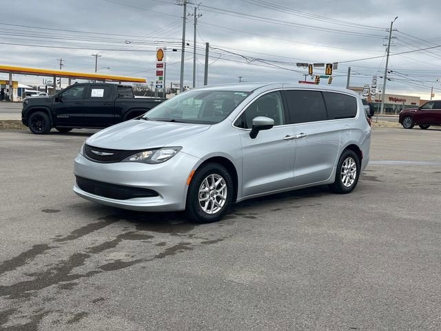 2023 Chrysler Voyager LX